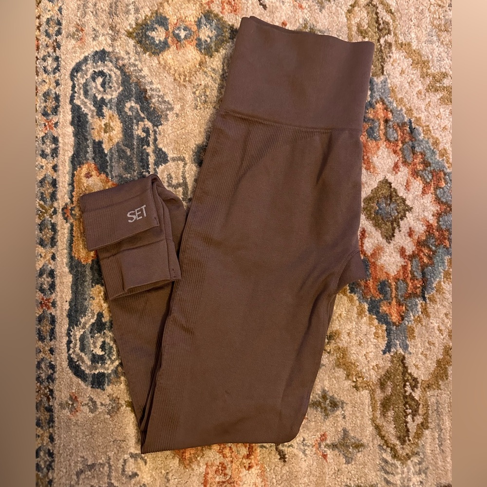 SET Active Taupe Leggings